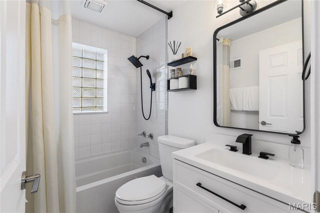 9319 Lenard Court, St Louis, MO 63123