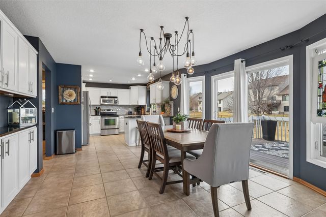 15801 Winston Avenue, Urbandale, IA 50323