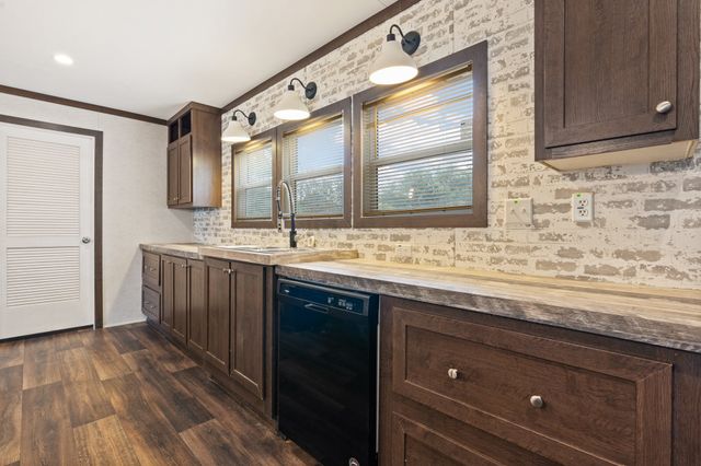 265 Richard Lane, Azle, TX 76020