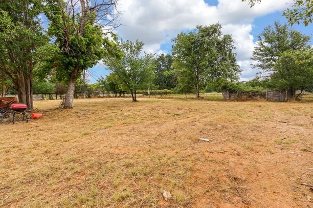 265 Richard Lane, Azle, TX 76020