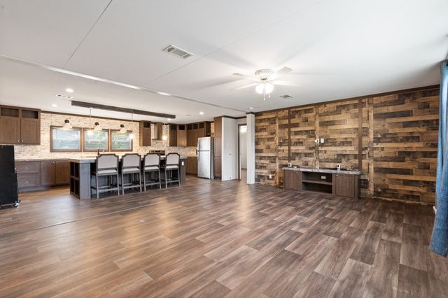 265 Richard Lane, Azle, TX 76020