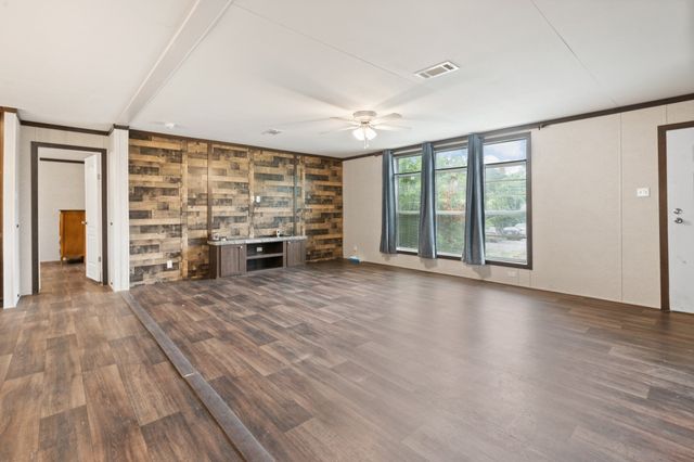 265 Richard Lane, Azle, TX 76020