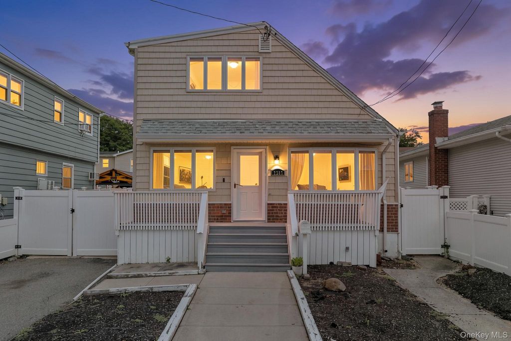 2383 Riverside Drive, Wantagh, NY 11793 — photo 2