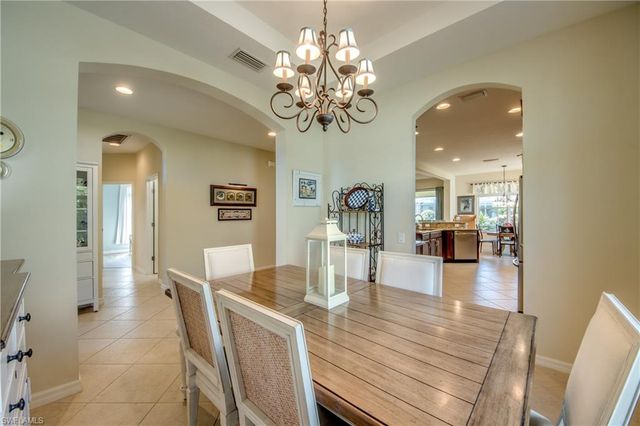2616 Maraval CT, Cape Coral, FL 33991