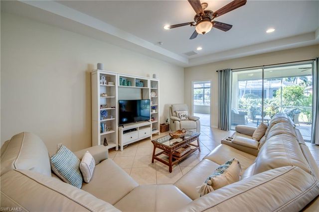 2616 Maraval CT, Cape Coral, FL 33991