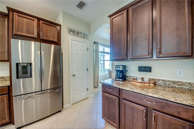 2616 Maraval CT, Cape Coral, FL 33991