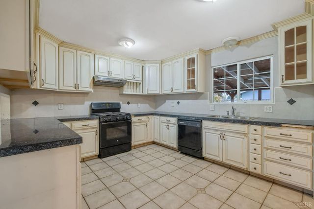 215 Lombardy Lane, Lemoore, CA 93245