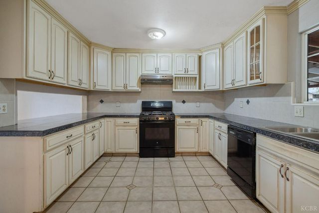 215 Lombardy Lane, Lemoore, CA 93245