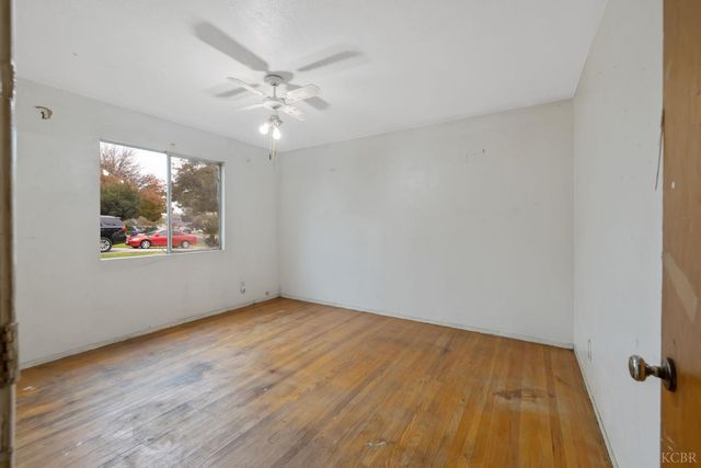 215 Lombardy Lane, Lemoore, CA 93245