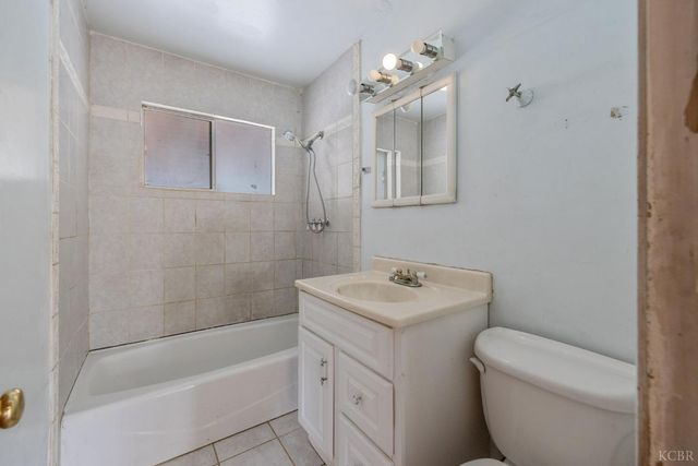 215 Lombardy Lane, Lemoore, CA 93245