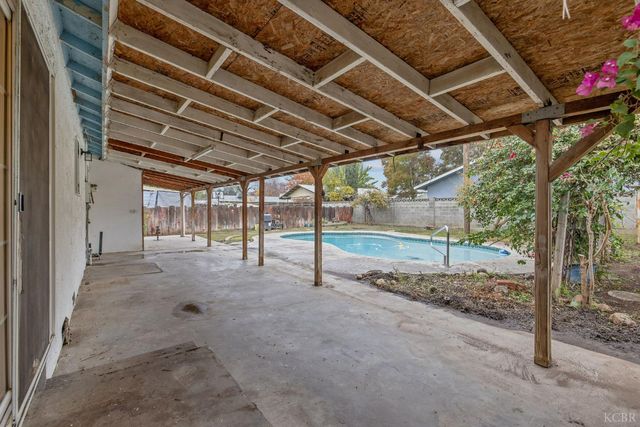 215 Lombardy Lane, Lemoore, CA 93245