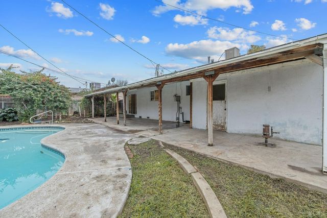 215 Lombardy Lane, Lemoore, CA 93245