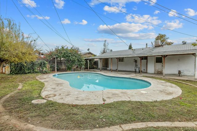 215 Lombardy Lane, Lemoore, CA 93245