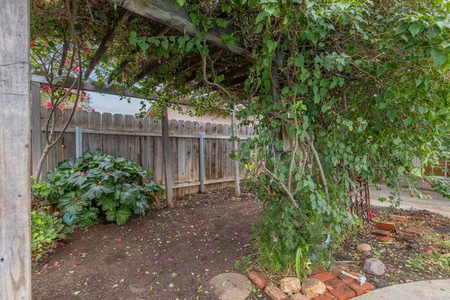 215 Lombardy Lane, Lemoore, CA 93245