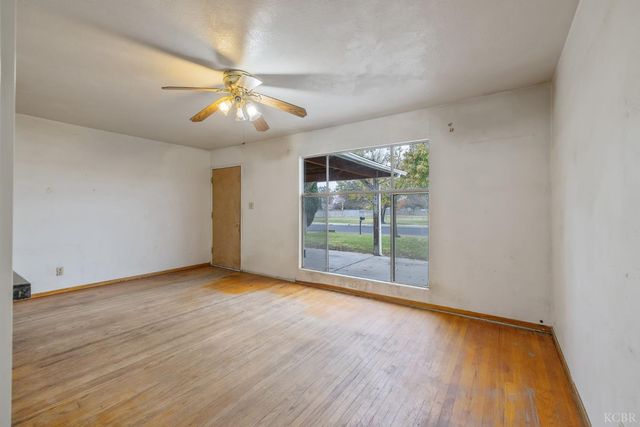 215 Lombardy Lane, Lemoore, CA 93245