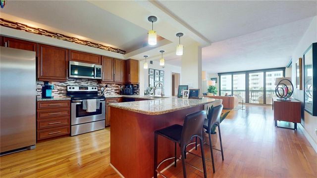 2413 BAYSHORE BOULEVARD 803, Tampa, FL 33629