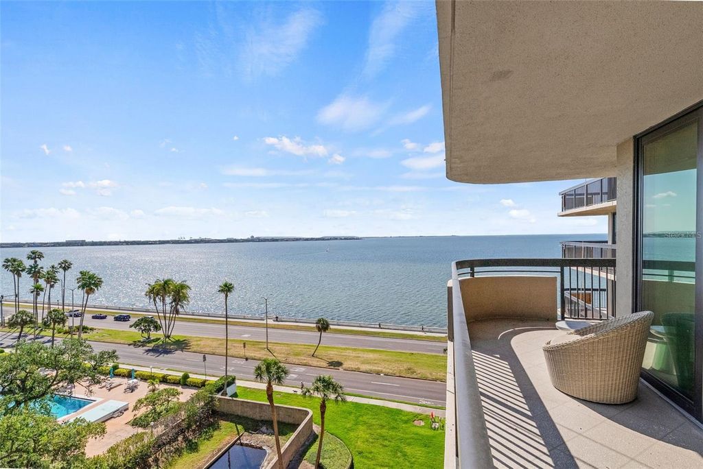 Image 12 of property listing at 2413 BAYSHORE BOULEVARD 803, Tampa, FL 33629