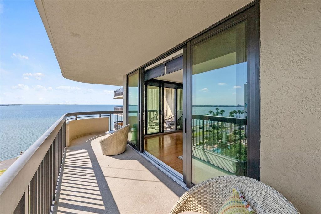 Image 13 of property listing at 2413 BAYSHORE BOULEVARD 803, Tampa, FL 33629