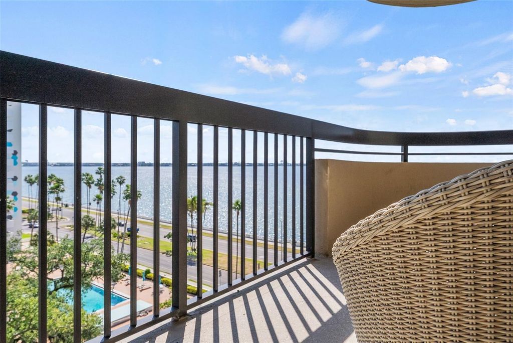 Image 14 of property listing at 2413 BAYSHORE BOULEVARD 803, Tampa, FL 33629
