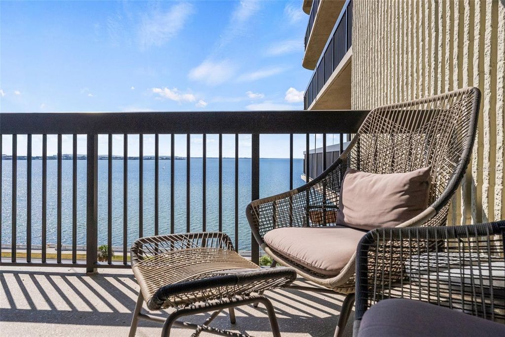 Image 15 of property listing at 2413 BAYSHORE BOULEVARD 803, Tampa, FL 33629