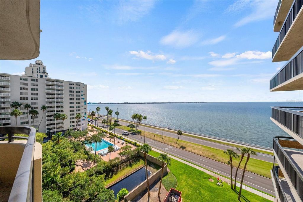 Image 16 of property listing at 2413 BAYSHORE BOULEVARD 803, Tampa, FL 33629