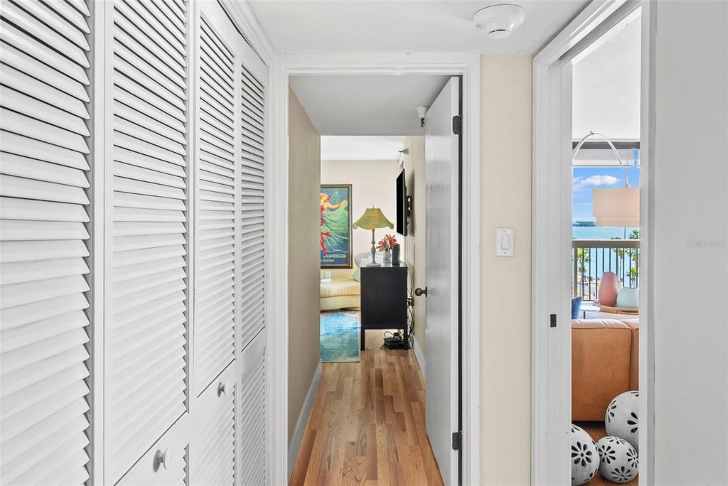 Image 32 of property listing at 2413 BAYSHORE BOULEVARD 803, Tampa, FL 33629