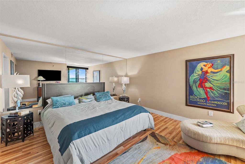 Image 33 of property listing at 2413 BAYSHORE BOULEVARD 803, Tampa, FL 33629