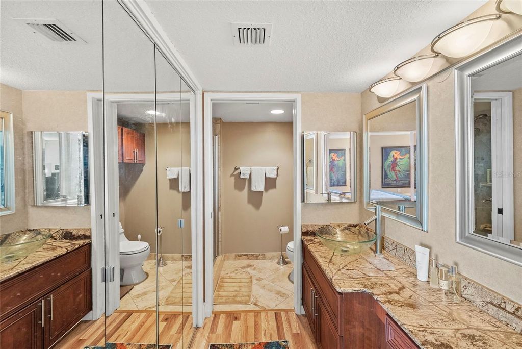 Image 37 of property listing at 2413 BAYSHORE BOULEVARD 803, Tampa, FL 33629