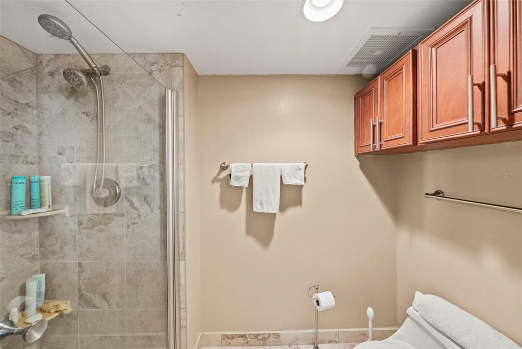 Image 40 of property listing at 2413 BAYSHORE BOULEVARD 803, Tampa, FL 33629