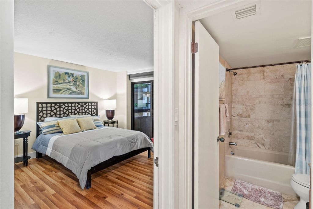 Image 43 of property listing at 2413 BAYSHORE BOULEVARD 803, Tampa, FL 33629