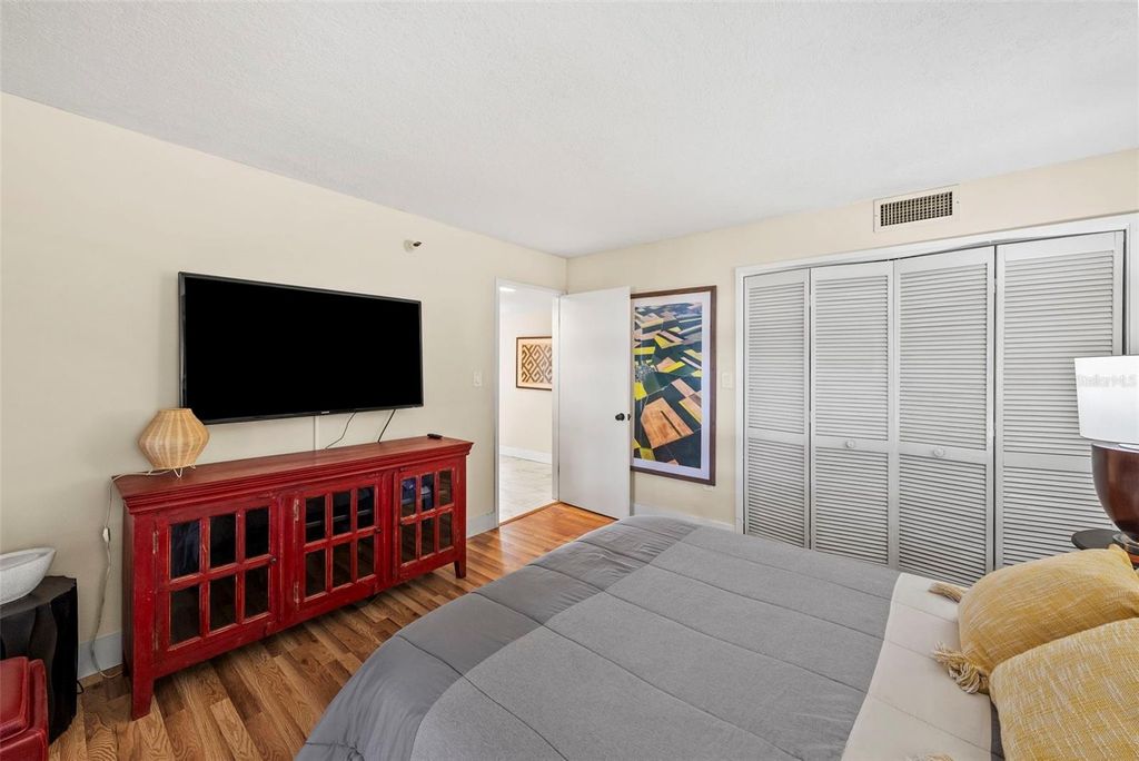 Image 47 of property listing at 2413 BAYSHORE BOULEVARD 803, Tampa, FL 33629
