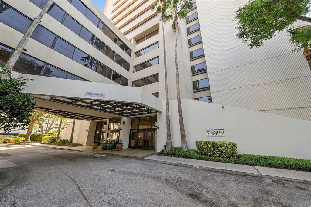 Image 54 of property listing at 2413 BAYSHORE BOULEVARD 803, Tampa, FL 33629