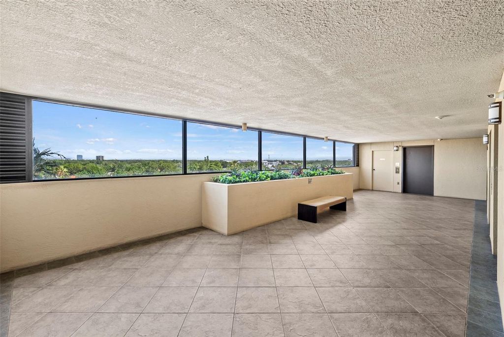 Image 62 of property listing at 2413 BAYSHORE BOULEVARD 803, Tampa, FL 33629