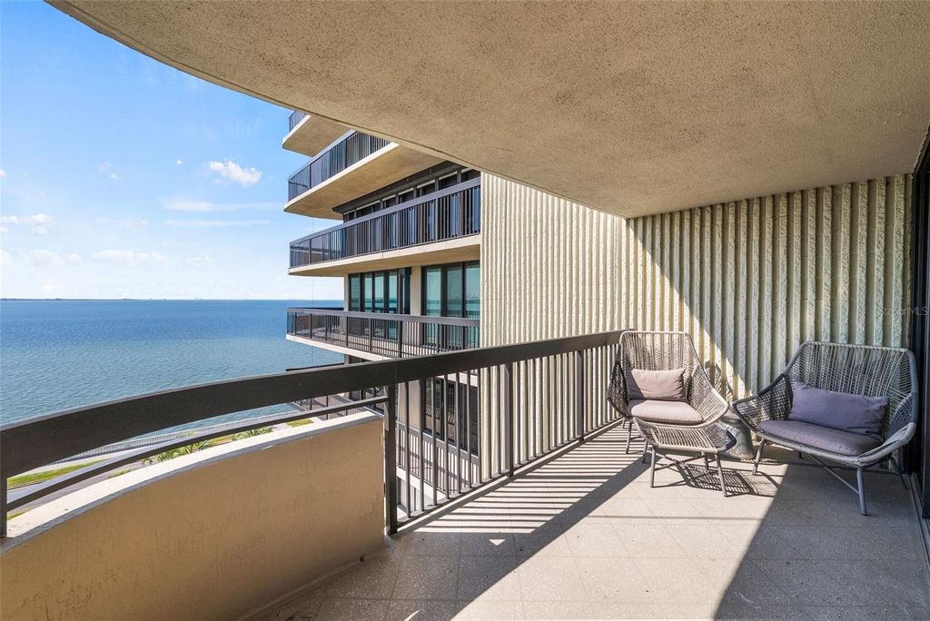 Image 8 of property listing at 2413 BAYSHORE BOULEVARD 803, Tampa, FL 33629