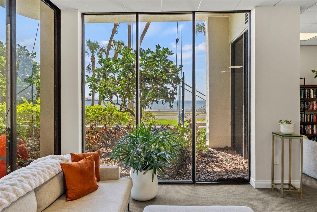 Image 79 of property listing at 2413 BAYSHORE BOULEVARD 803, Tampa, FL 33629