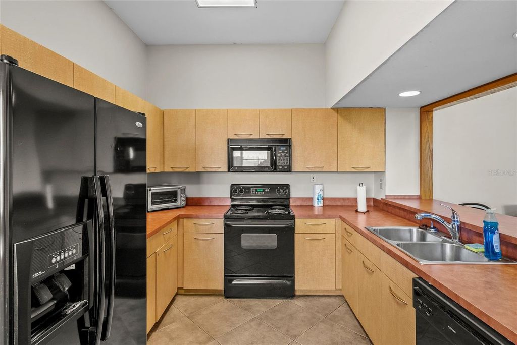 Image 81 of property listing at 2413 BAYSHORE BOULEVARD 803, Tampa, FL 33629