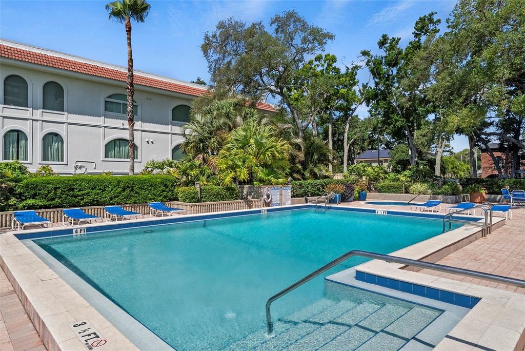 Image 82 of property listing at 2413 BAYSHORE BOULEVARD 803, Tampa, FL 33629
