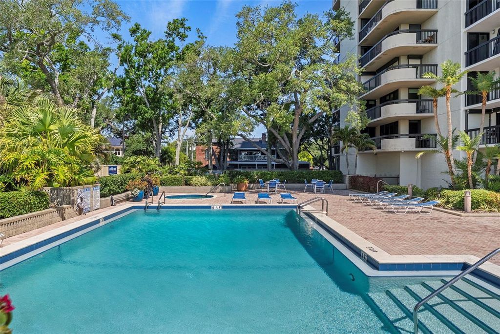 Image 83 of property listing at 2413 BAYSHORE BOULEVARD 803, Tampa, FL 33629