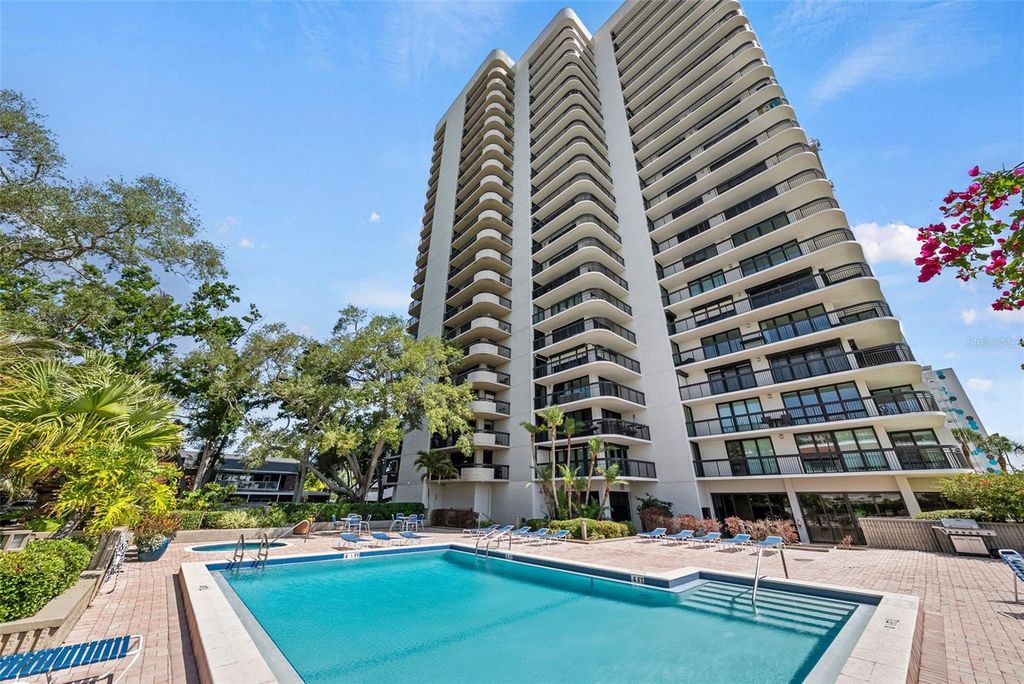 Image 85 of property listing at 2413 BAYSHORE BOULEVARD 803, Tampa, FL 33629