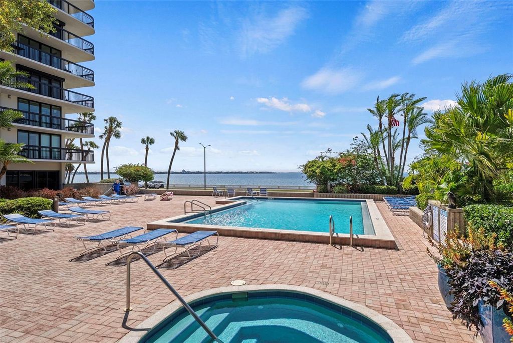 Image 87 of property listing at 2413 BAYSHORE BOULEVARD 803, Tampa, FL 33629