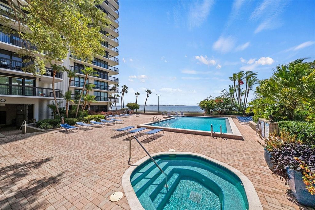 Image 88 of property listing at 2413 BAYSHORE BOULEVARD 803, Tampa, FL 33629