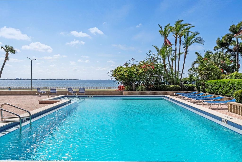 Image 89 of property listing at 2413 BAYSHORE BOULEVARD 803, Tampa, FL 33629