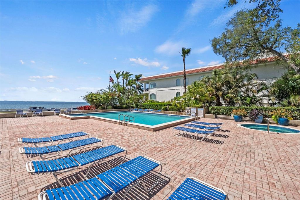 Image 90 of property listing at 2413 BAYSHORE BOULEVARD 803, Tampa, FL 33629
