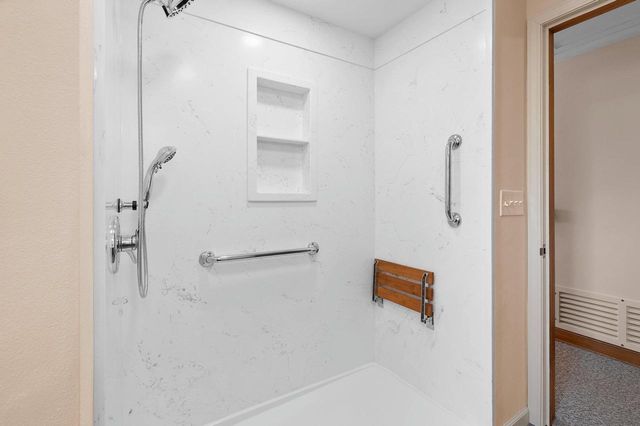 134 E BYRD STREET, Appleton, WI 54911