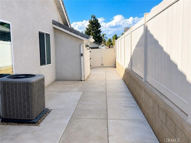 35579 Country Creek Drive, Yucaipa, CA 92399