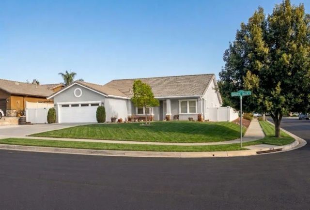 35579 Country Creek Drive, Yucaipa, CA 92399