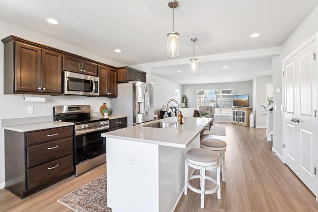 432 Crusader Point, Waunakee, WI 53597