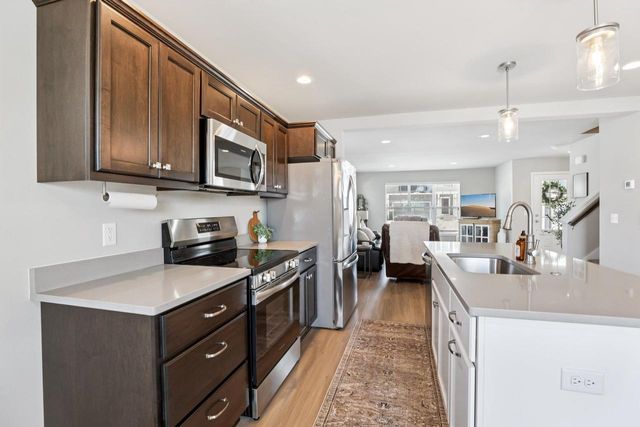 432 Crusader Point, Waunakee, WI 53597