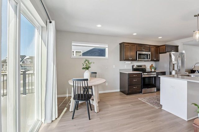 432 Crusader Point, Waunakee, WI 53597