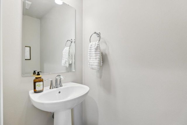 432 Crusader Point, Waunakee, WI 53597